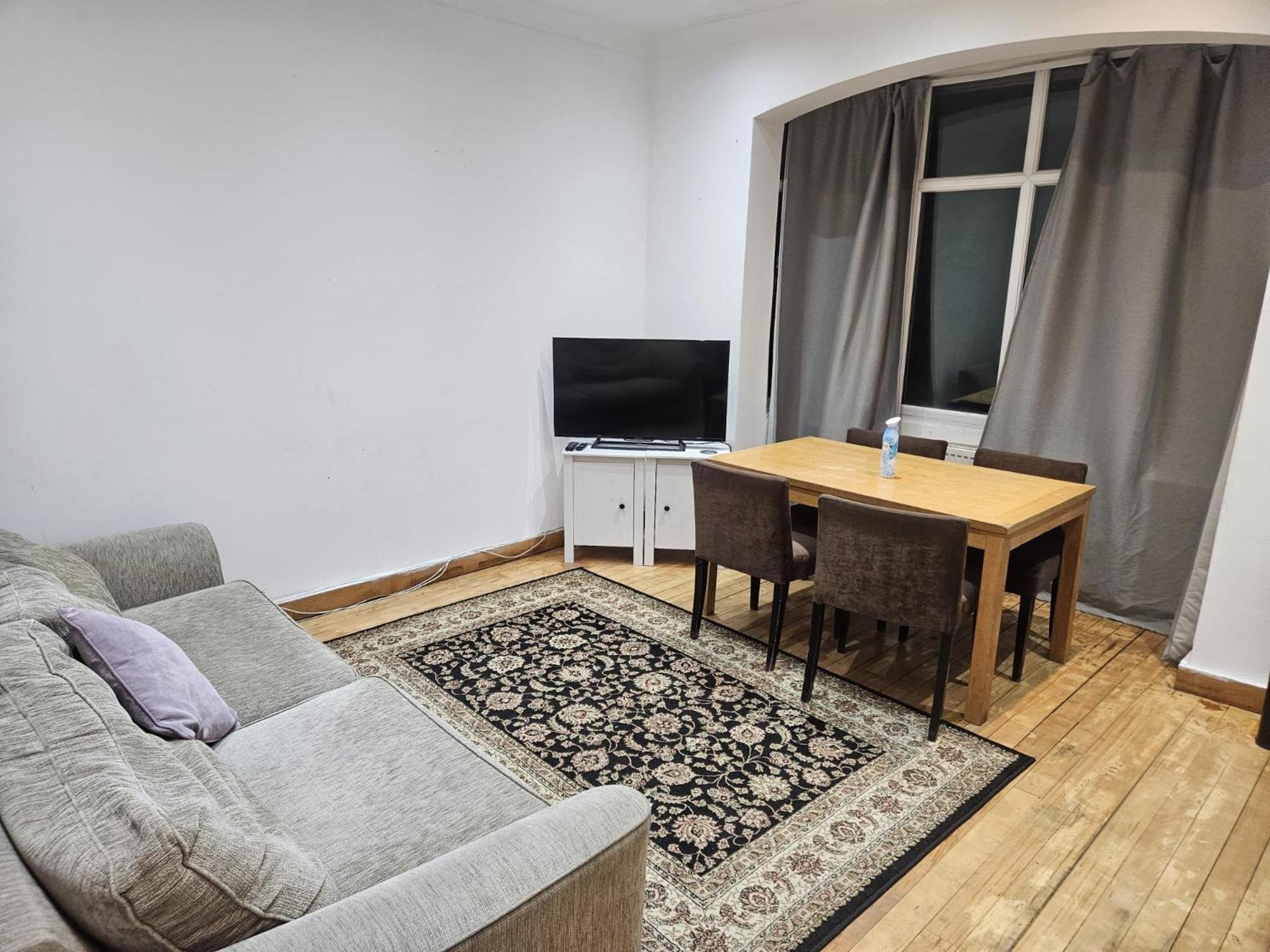 לונדון 2 Bedroom Flat - Travel Direct To Heathrow/Central מראה חיצוני תמונה